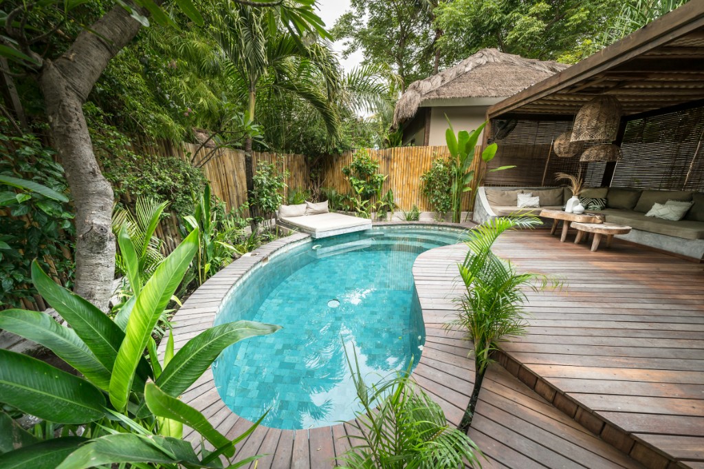 Tropical vacation home with private pool
